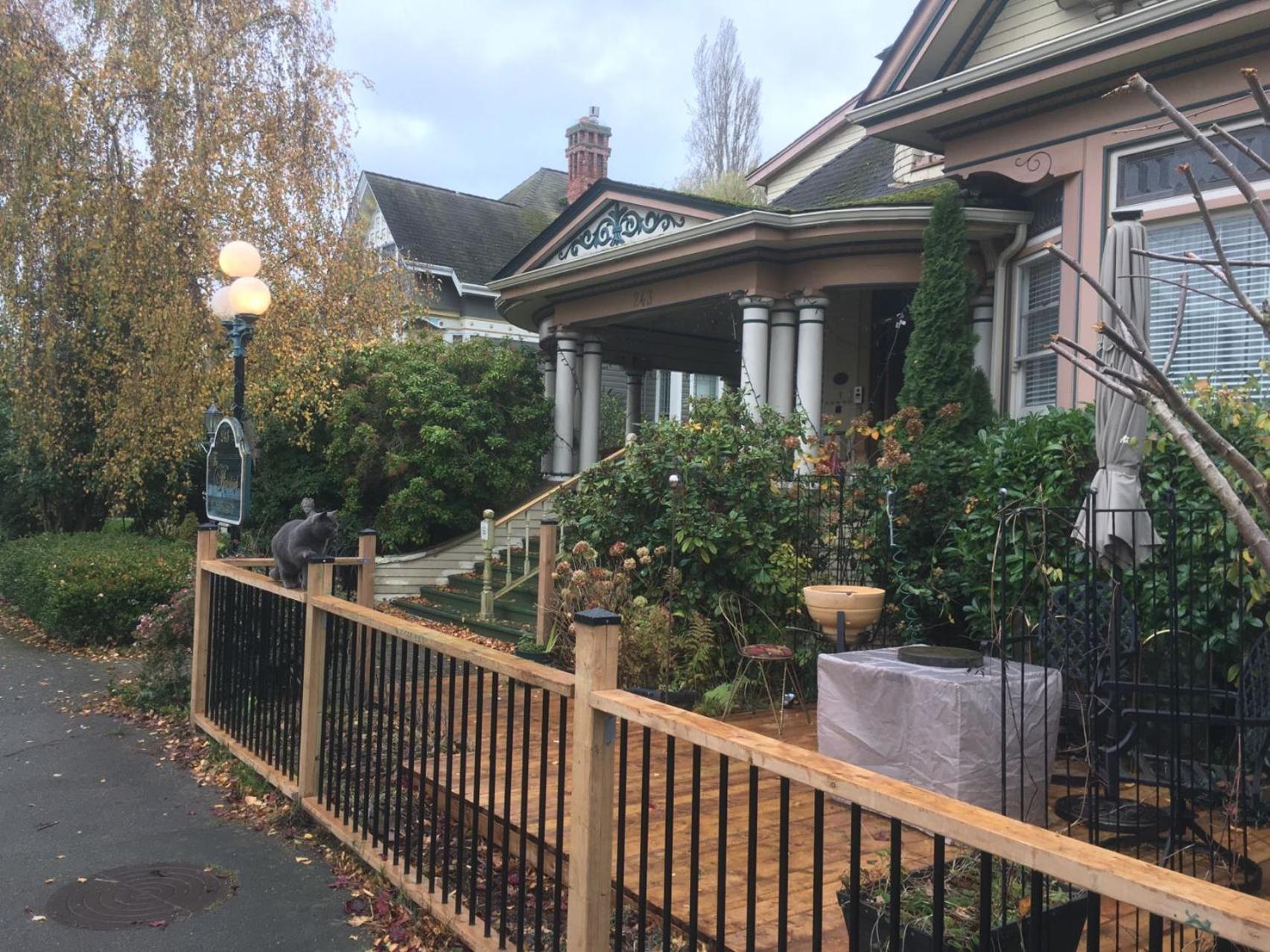 Haterleigh Heritage Inn Victoria Exterior foto